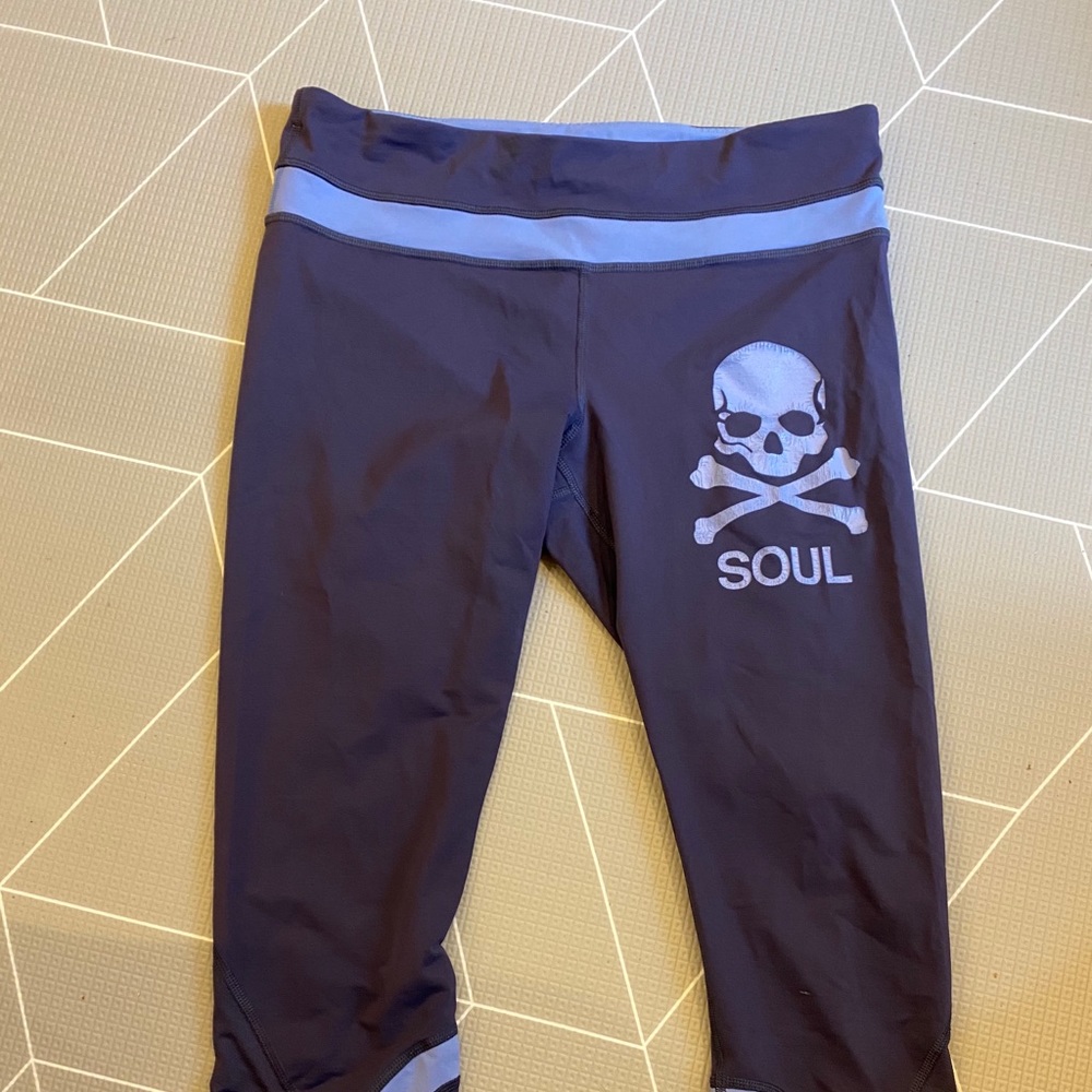Lululemon size 8 Run Inspire Crop - SoulCycle